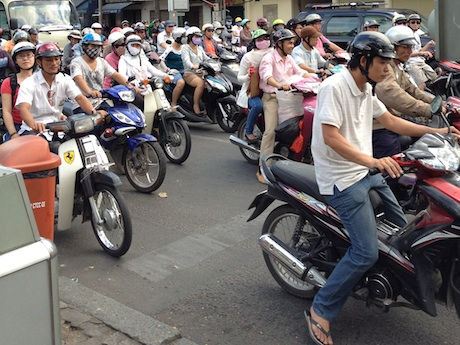 Thực hư về quy định xe gắn máy không được chạy quá 40km/h