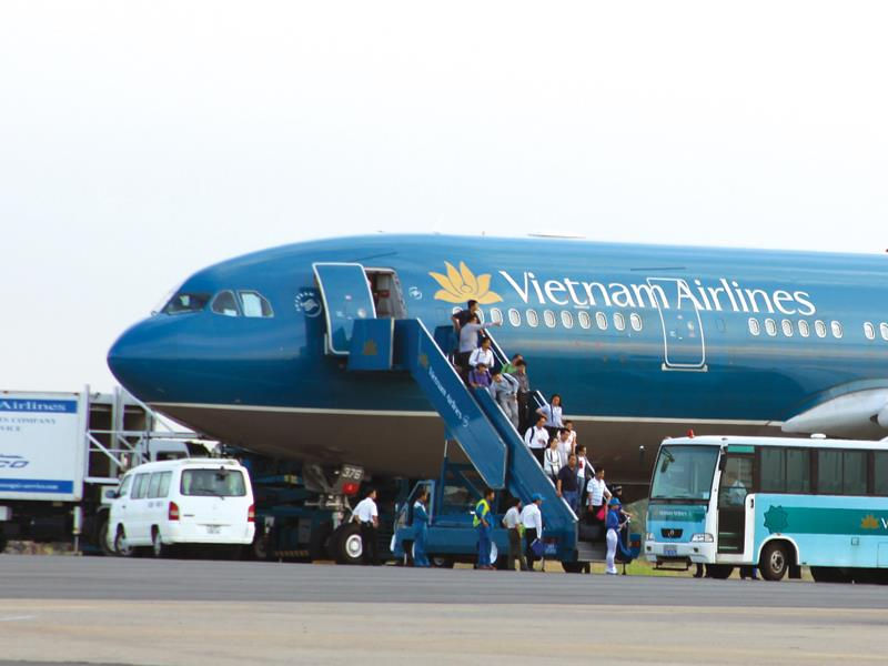 Vietnam Airlines sẽ lùi giờ khởi hành từ 8 đến 9 tiếng đối với các chuyến bay VN570, VN573 chặng TP.HCM - Đài Bắc và chuyến bay VN578 chặng Hà Nội - Đài Bắc.
