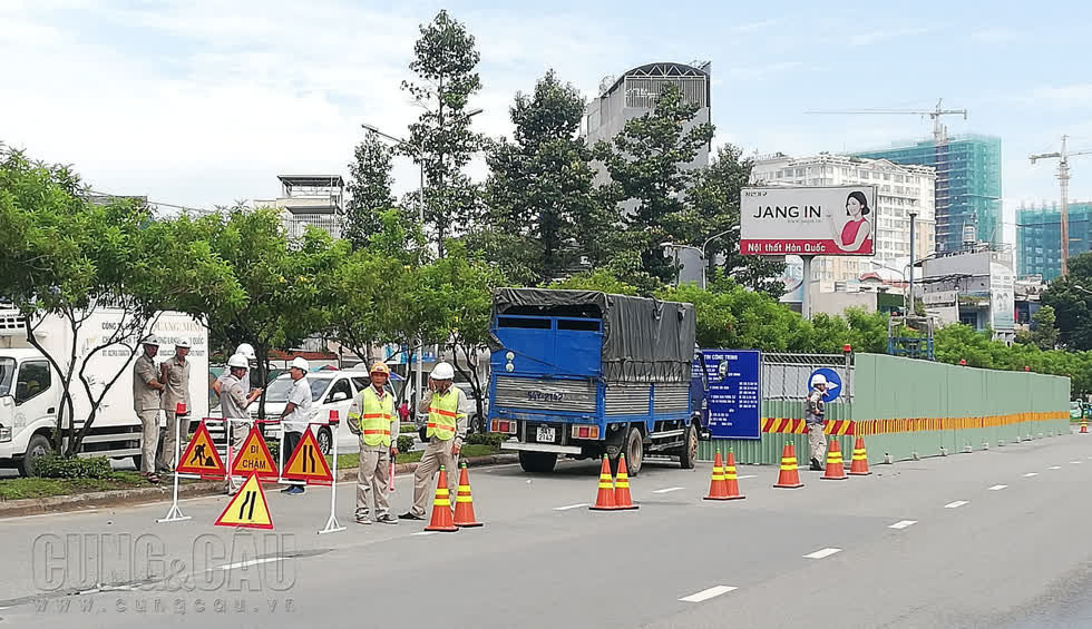 Bắt đầu giải cứu 'rốn ngập' Nguyễn Hữu Cảnh