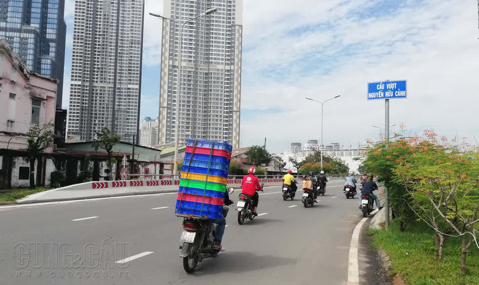 Đoạn đường dẫn vào cầu vượt Nguyễn Hữu Cảnh sẽ có phương án xử lý, gia cố nền đất phù hợp nhằm giảm lún, đảm bảo cao độ công trình.