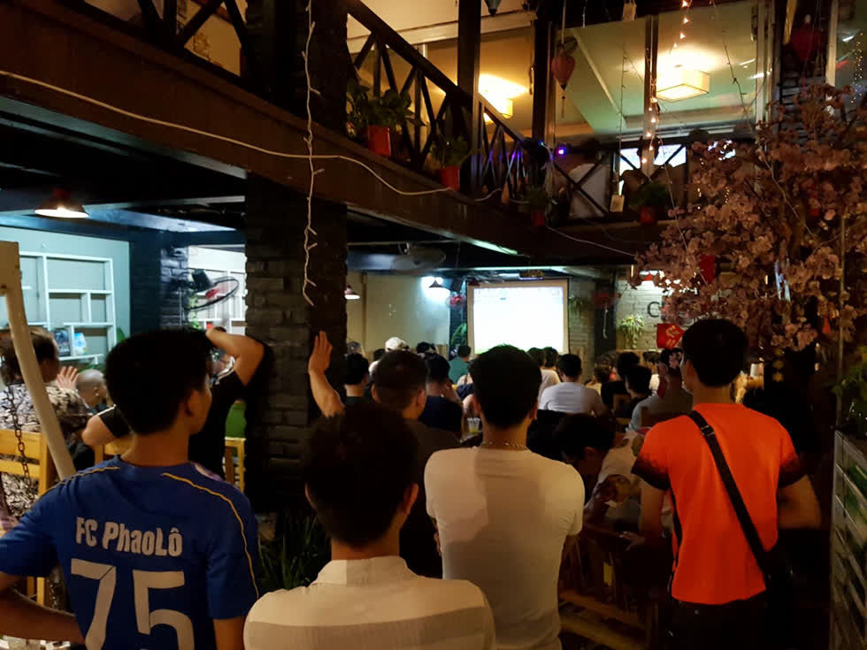 Quán cà phê nào xem bóng đá Việt Nam-Malaysia?