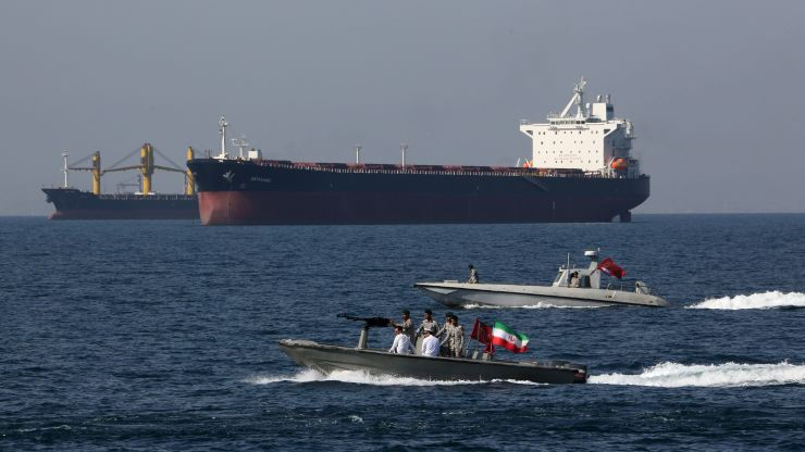 Tàu chở dầu và máy bay không người lái gián điệp của Mỹ đã bị tấn công vào tháng 5, ở gần eo biển Hormuz.