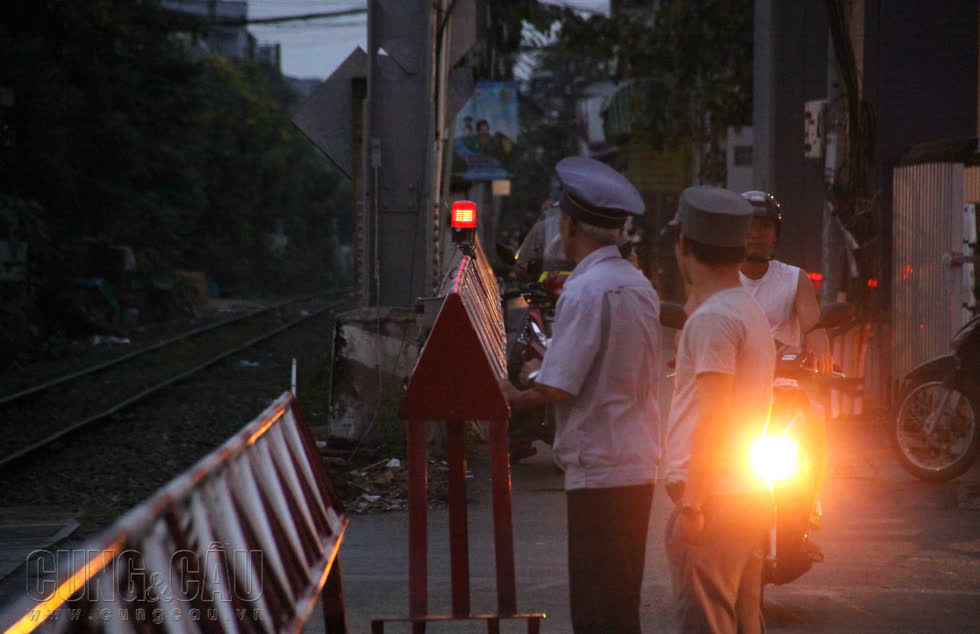 Cuộc sống an yên ở xóm đường tàu giữa lòng Sài Gòn