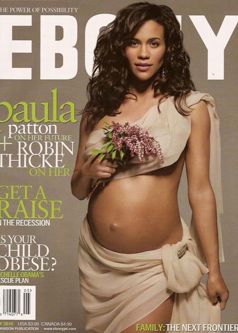 Nữ diễn viên Paula Patton cũng mới xuất hiện với chiếc bụng tròn vo trên tạp chí Ebony tháng 5/2010.