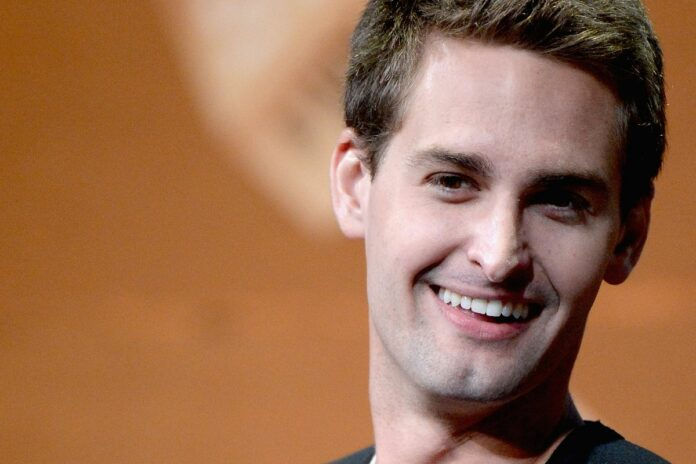 Evan Spiegel - sáng lập ứng dụng Snapchat.