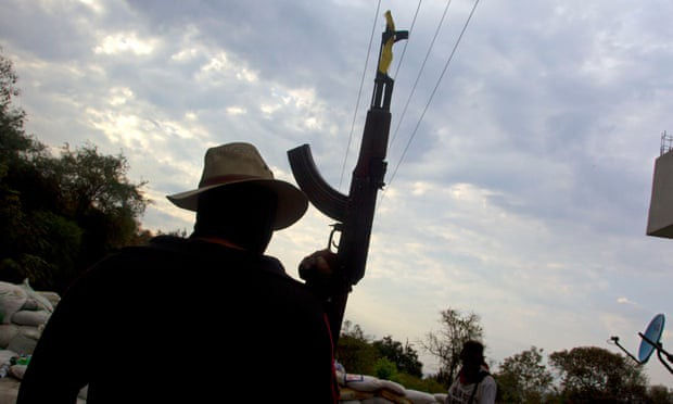 Các nhóm tự vệ ở bang Michoacán chống lại các băng đảng ma túy, song họ cũng bị coi là tội phạm vì tham gia nhiều vụ bắn giết. Ảnh: Getty Images.