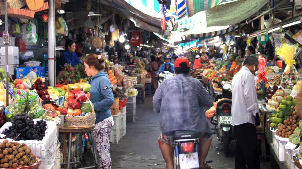 Hơn 75 năm tuổi, Chợ Bà Chiểu đang xuống cấp trầm trọng
