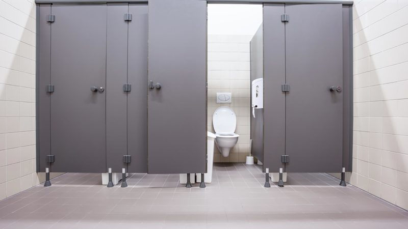 Phòng toilet nào an toàn nhất trong nhà vệ sinh công cộng?  