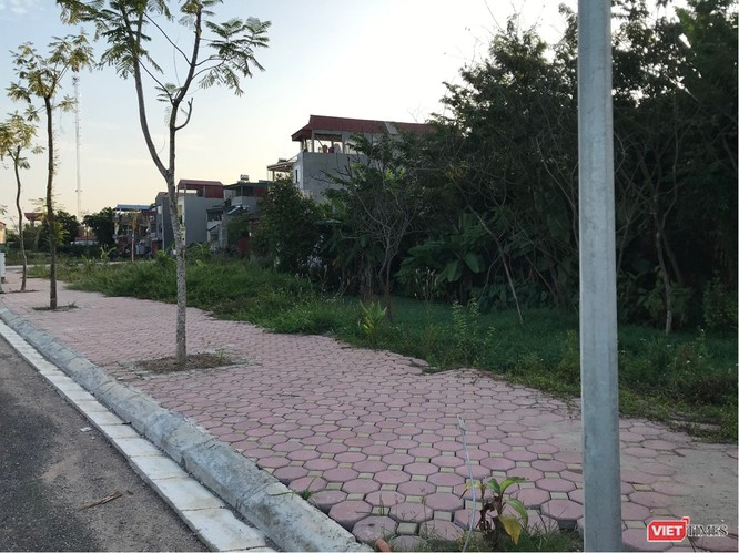   Một góc Dự án KOSY Cầu Gồ, Bắc Giang được người dân xung quanh cho biết chưa giải tỏa được mặt bằng. (Ảnh chụp vào ngày 18/10/2019)   