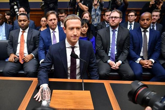 CEO Facebook ra điều trần trước Quốc hội Mỹ vì tiền ảo Libra.