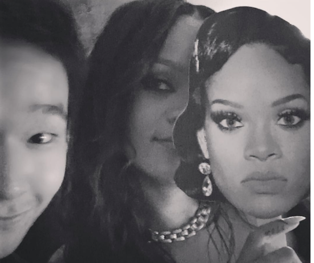 Tse đăng ảnh selfie cùng nữ ca sĩ Rihanna.