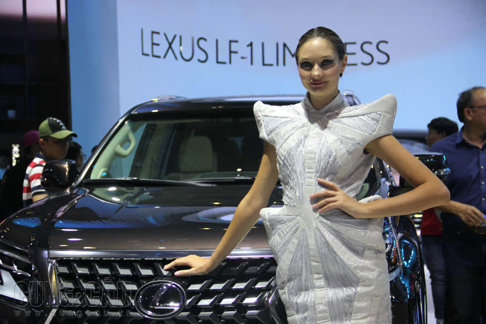 LEXUS giới thiệu những mẫu xe mới nhất với công nghệ Hybrid tiên phong như mẫu crossover hạng sang - LF-1 Limitless
