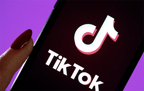 Sau Huawei, TikTok bị nghi ngờ đe dọa an ninh quốc gia. Ảnh: Cnet.