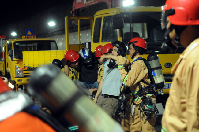 Diễn tập chữa cháy, cứu hộ trong hầm vượt sông Sài Gòn