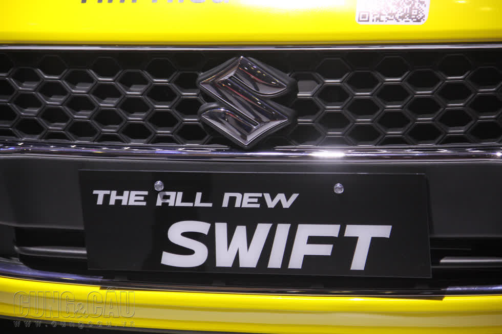 Suzuki Swift phong cách thể thao với tầm giá 499 triệu đồng