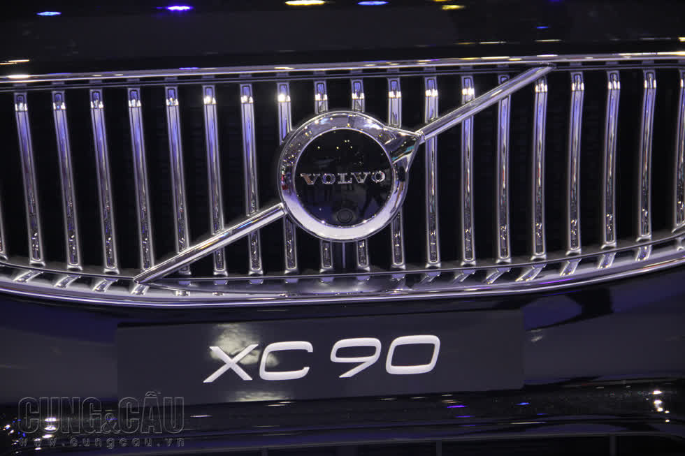 Volvo XC90 2019 nâng cấp thiết kế vẫn giữ giá 3,99 tỷ đồng