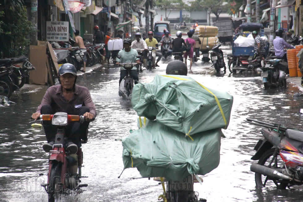 Gò Công-Con đường ngập nước giữa lòng Sài Gòn dù nắng hay mưa