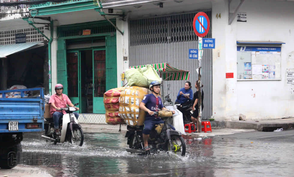 Gò Công-Con đường ngập nước giữa lòng Sài Gòn dù nắng hay mưa