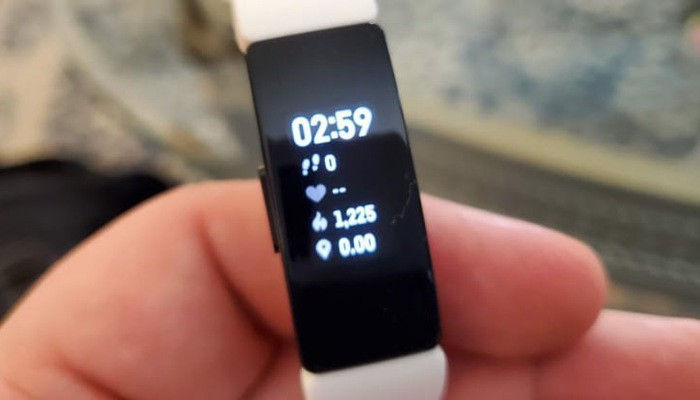 Một chiếc đồng hồ thông minh của Fitbit - Ảnh: CNBC.