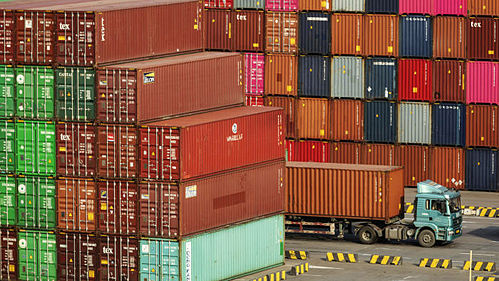 Container tại một cảng biển ở Trung Quốc. Ảnh: Bloomberg.
