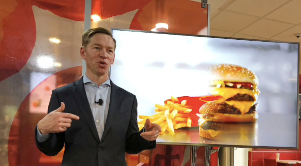 CEO mới của McDonald’s - Chris Kempczinski không sở hữu bất kì cổ phiếu nào của chuỗi nhà hàng. Ảnh: Reuters.
