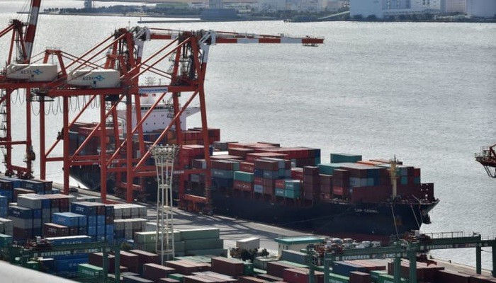 Những container hàng hóa tại một bến cảng ở Tokyo - Ảnh: Getty/CNBC.