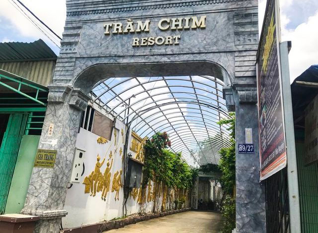 Công trình Gia Trang quán-Tràm Chim Resort cũng bị buộc tháo dỡ.