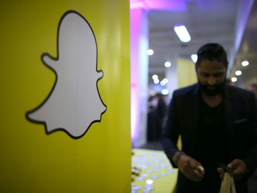 Đầu năm nay, Snapchat đã vượt qua 200 triệu người dùng thường xuyên hàng ngày. Sau 8 năm sau thành lập, Snap - công ty sở hữu Snapchat, đang hy vọng đạt được một cột mốc bắt đầu có lãi. Ảnh: Reuters.