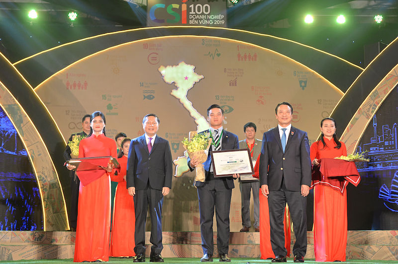 Hòa Bình nhận giải Top 100 Doanh nghiệp Phát triển bền vững 2019.