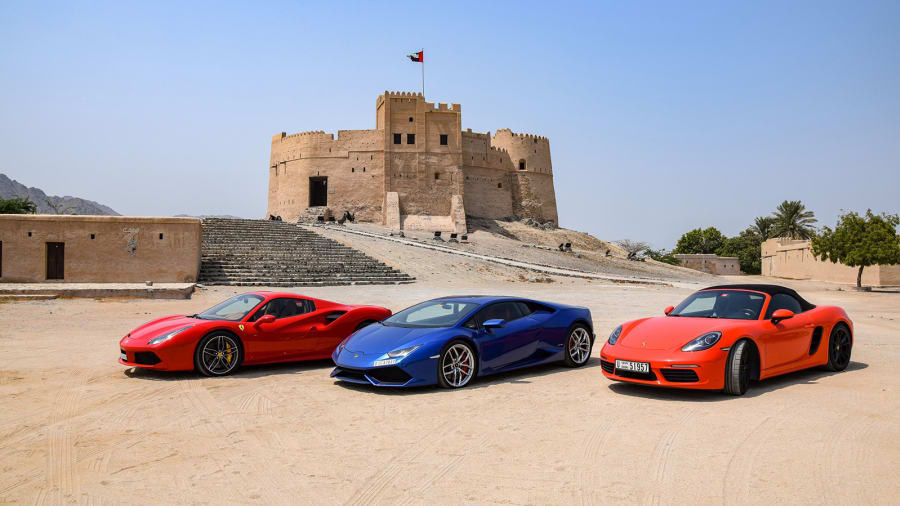 Người Trung Đông nổi tiếng với tình yêu dành cho siêu xe, và Abu Dhabi có địa hình hoàn hảo dành cho những người mê siêu xe thể thao.