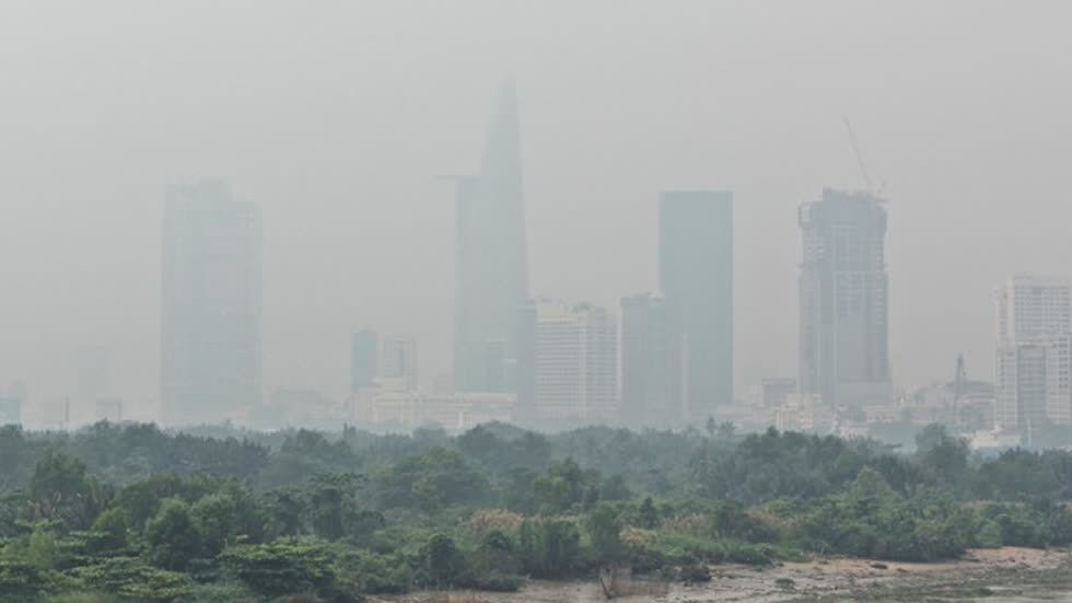 Ô nhiễm không khí ở các thành phố lớn đang ở mức báo động.