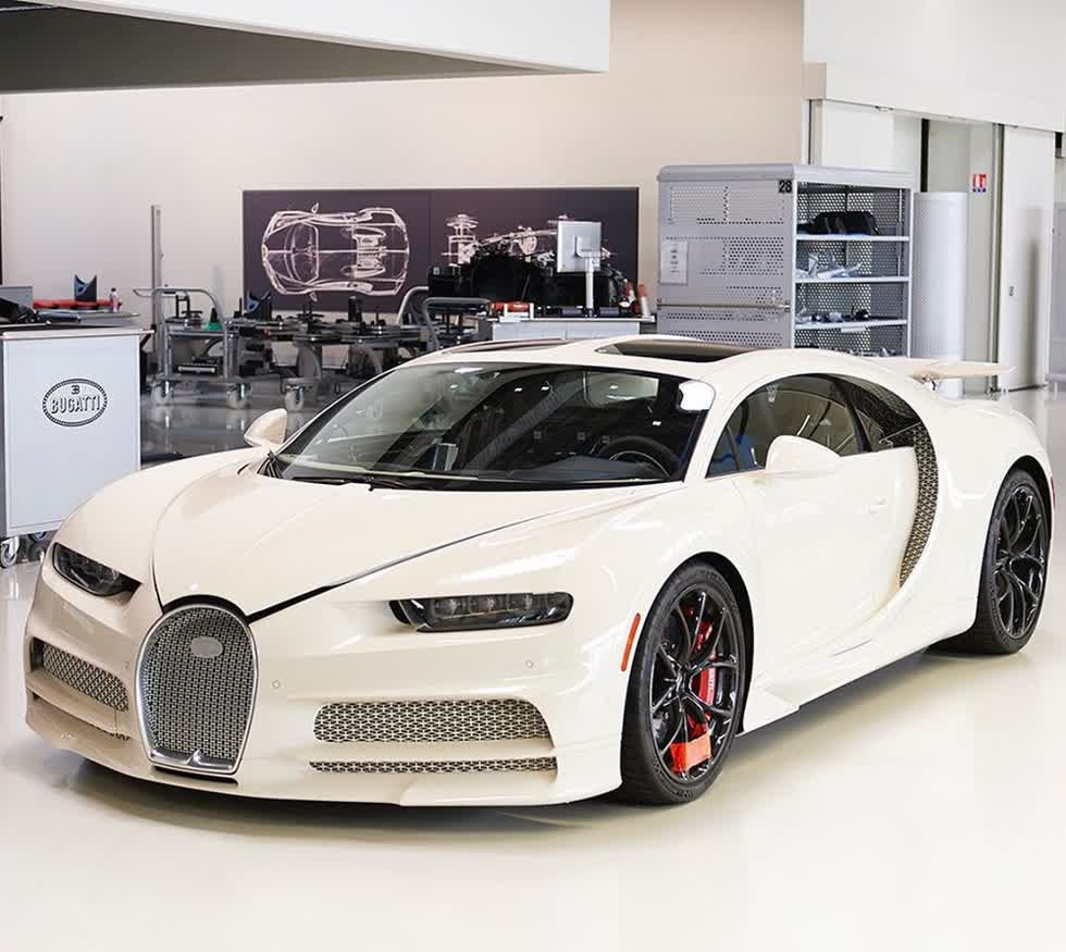 Chiếc Bugatti Chiron ược chính hãng thời trang Hermes góp thiết kế.