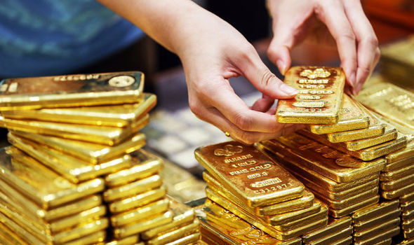 Dự báo giá vàng 11/12: Vàng tăng nhẹ từ đáy thấp nhất tuần qua.