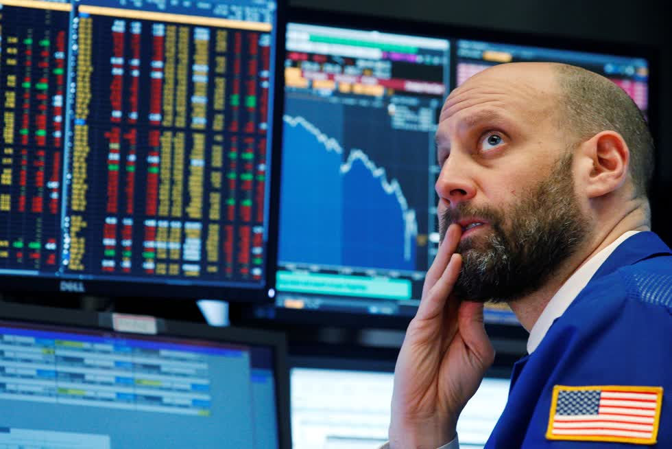 Các nhà giao dịch cổ phiếu trên sàn NYSE ở New York, Mỹ - Ảnh: Getty/CNBC.