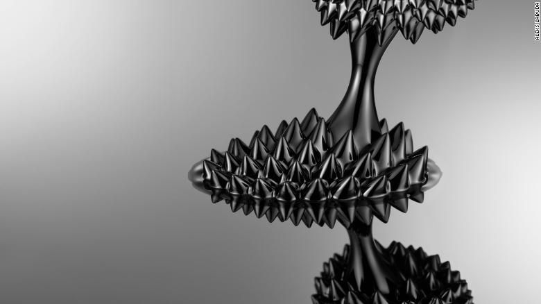 Hình ảnh nước từ (Ferrofluid) biến đổi dưới từ trường được tạo ra bởi hai đĩa nam châm bằng đất hiếm của tác giả Aleks Labuda. Hiệp hội Khoa học Hoàng gia Anh được thành lập vào năm 1660. Những nhà khoa học từng là thành viên của Hiệp hội này có Isaac Newton, Charles Darwin và Albert Einstein