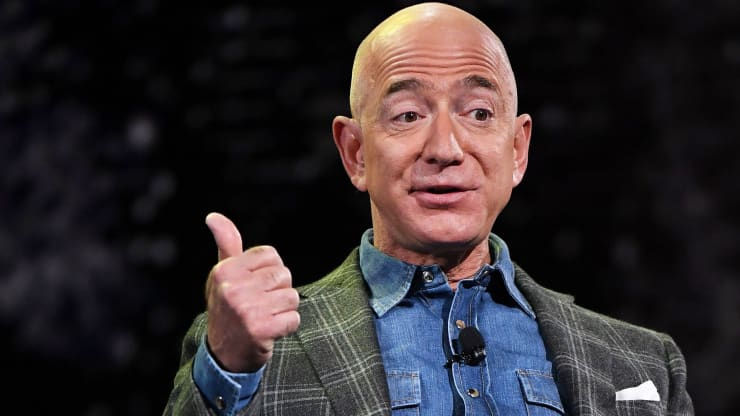 Jeff Bezos được bình chọn là doanh nhân vĩ đại nhất thập kỷ qua.