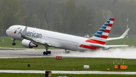 Boeing 737 MAX của hãng hàng không American Airlines.