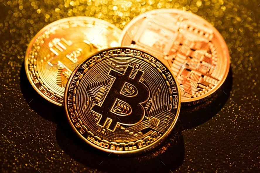 Giá tiền ảo hôm nay 18/12: Bitcoin lao dốc xuống đáy 8 tháng.