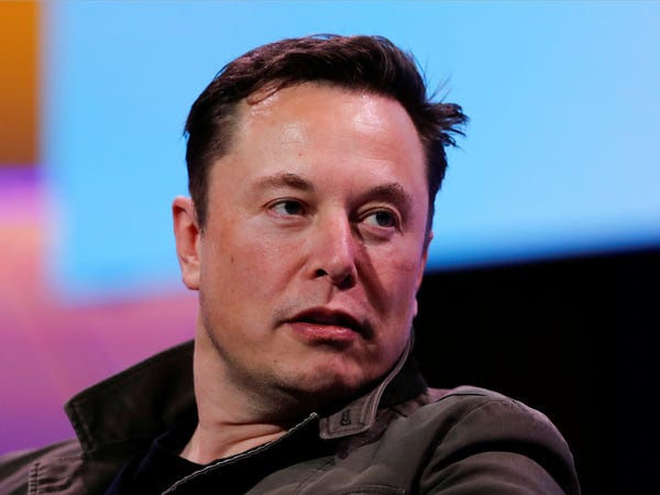 Elon Musk, 48 tuổi, hiện nắm giữ khối tài sản trị giá 26,3 tỷ USD dù không nhận tiền lương từ Tesla.