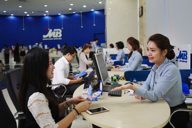 MBBank đang nắm gần 4.000 tỷ đồng trái phiếu của các doanh nghiệp.