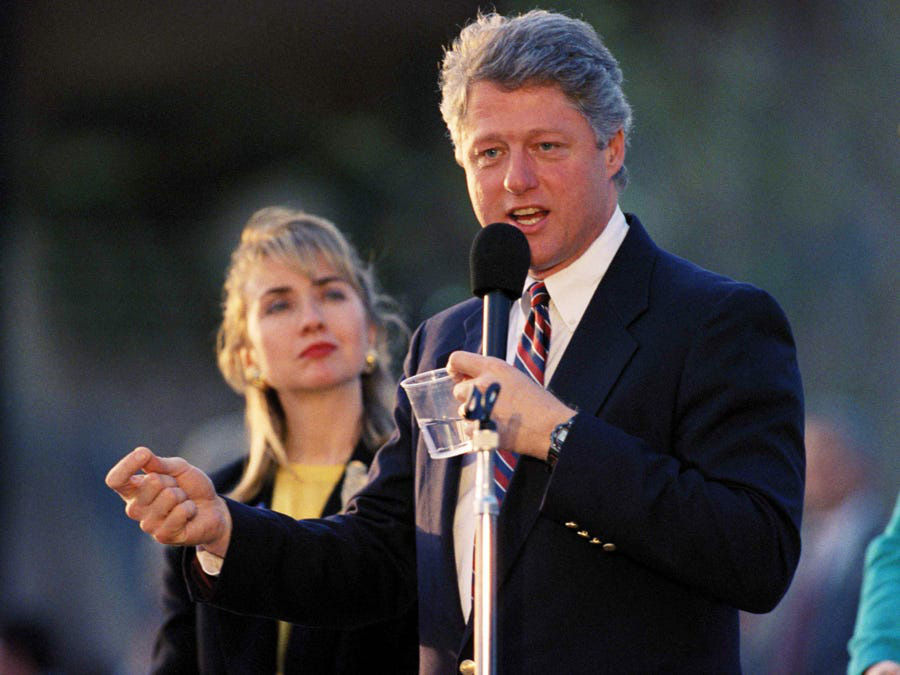 Trường hợp bị luận tội gần đây nhất là cựu tổng thống Bill Clinton. Từ đầu năm 1994, ông đối mặt với hàng loạt bê bối, bắt đầu với một cuộc điều tra tài chính, còn gọi là 