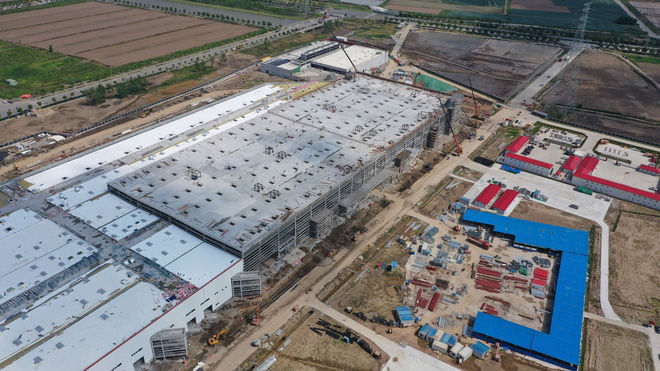 Nhà máy của Tesla đang xây dựng tại Thượng Hải.