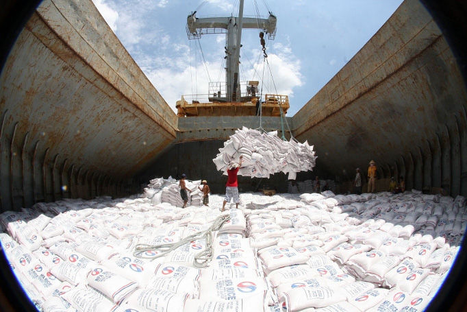 Giá xuất khẩu khả quan, giá gạo lẻ tăng nhẹ tại các chợ