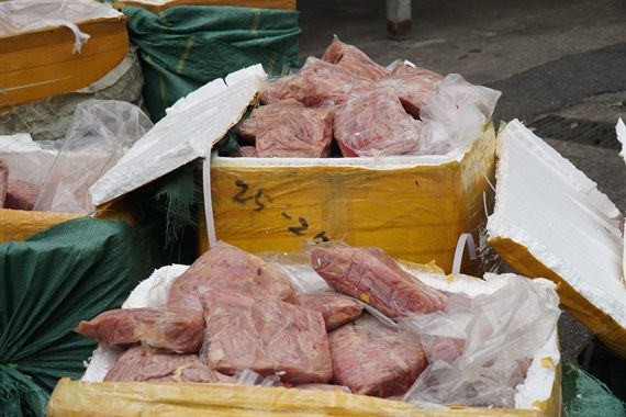 Phát hiện 5 tấn thực phẩm nhập lậu tại siêu thị MM Mega Market