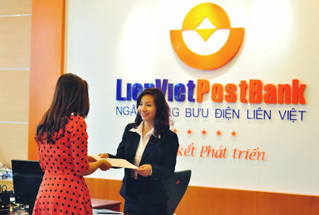 LienViet PostBank đứng vị trí thứ 36 trong danh sách 100 công ty đại chúng lớn nhất theo công bố mới nhất của Forbes Việt Nam.