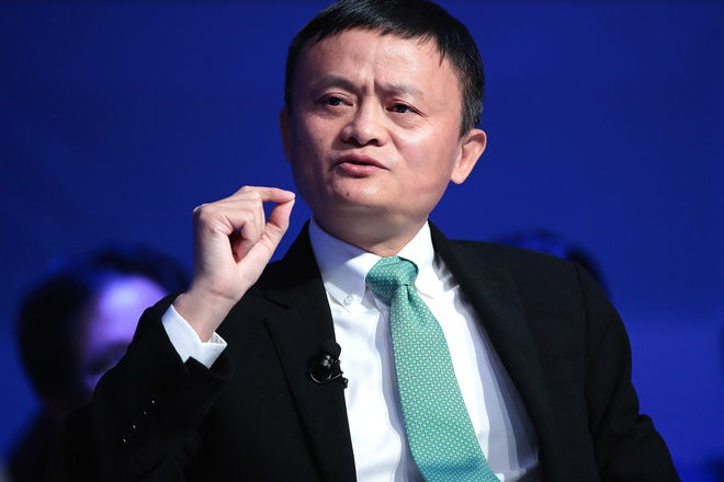  Vào tháng 9, Jack Ma đón sinh nhật lần thứ 55 và theo kế hoạch do chính ông công bố, Chủ tịch Alibaba sẽ nghỉ hưu và giao lại vai trò điều hành cho CEO Daniel Zhang. Nghỉ hưu ở tuổi 55 được xem là quá sớm ở một quốc gia mà những nhà sáng lập thường giữ vai trò đến tuổi 80 như Trung Quốc. 