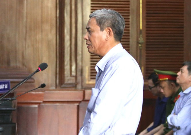   Bị can Lê Văn Thanh (cựu Phó Chánh Văn phòng UBND TPHCM) ngày tòa tuyên 4 năm tù trong vụ án 'đất vàng' 15 Thi Sách. Ảnh: Tân Châu   
