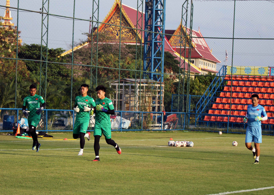 Đội tuyển U23 Việt Nam có buổi tập đầu tiên trên đất Thái Lan