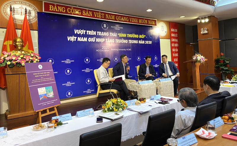 Các nhà khoa học, chuyên gia kinh tế uy tín hàng đầu Việt Nam chia sẽ tại phiên thảo luận Kinh tế Việt Nam và giữ nhịp tăng trưởng trong trạng thái “Bình thường mới”.