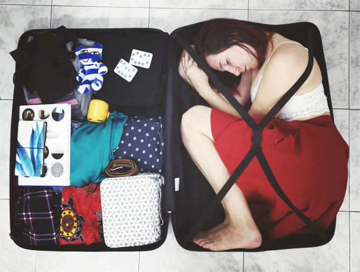 Học cô gái Nhật, gói gọn tủ quần áo trong một chiếc vali